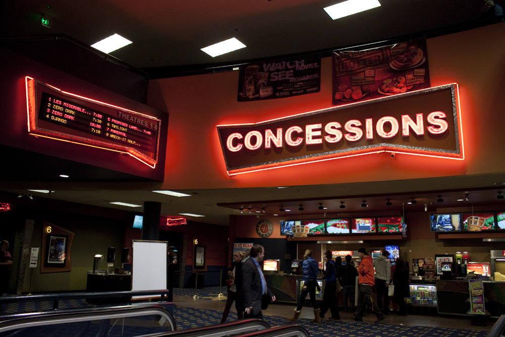 映画館の案内板で目にした Concessions の意味とは ツカウエイゴ